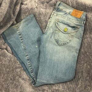 Gently used true religion size 31may of been hemmed at the bottom before.